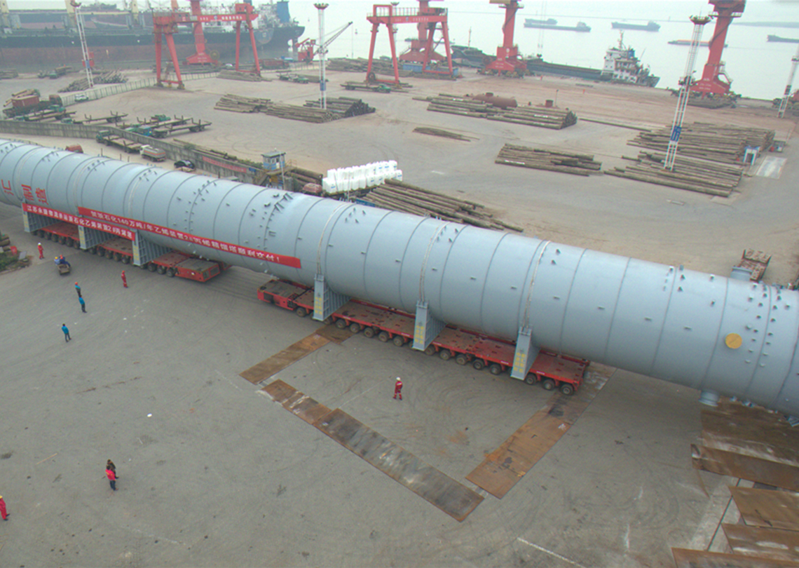 长110米、重2000吨浙石化丙烯塔滚装移运项目