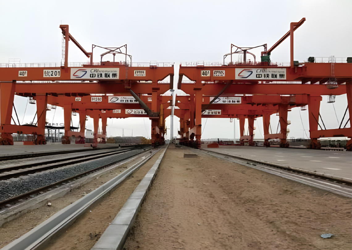 钦州港龙门吊滚装移运项目