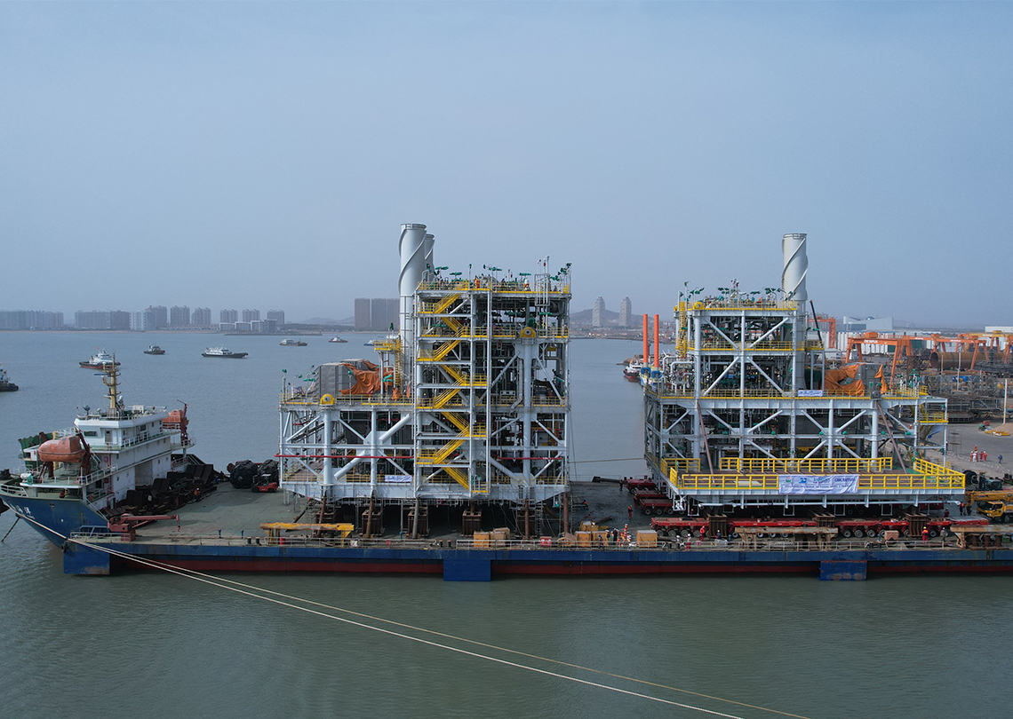 巴西石油FPSO配套的2台MERO 3模块滚装移运项目