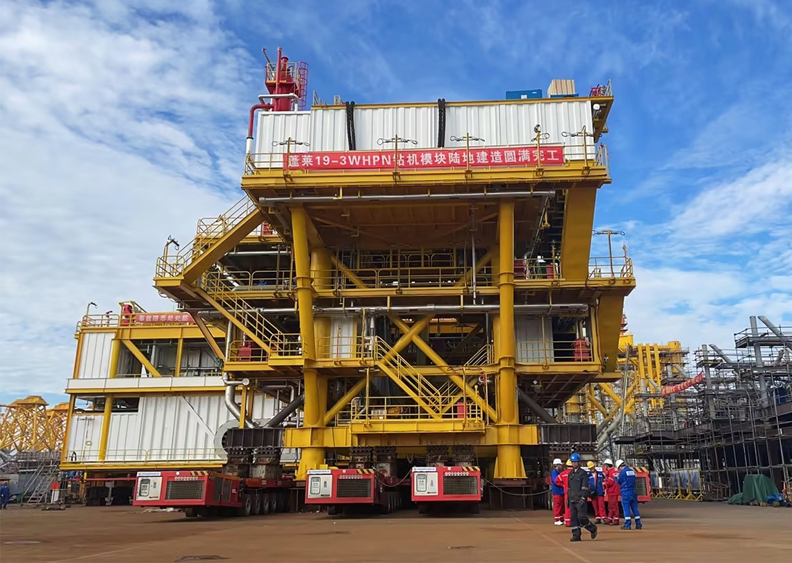 蓬莱19-3WHPN&WHPH钻机模块滚装移运项目